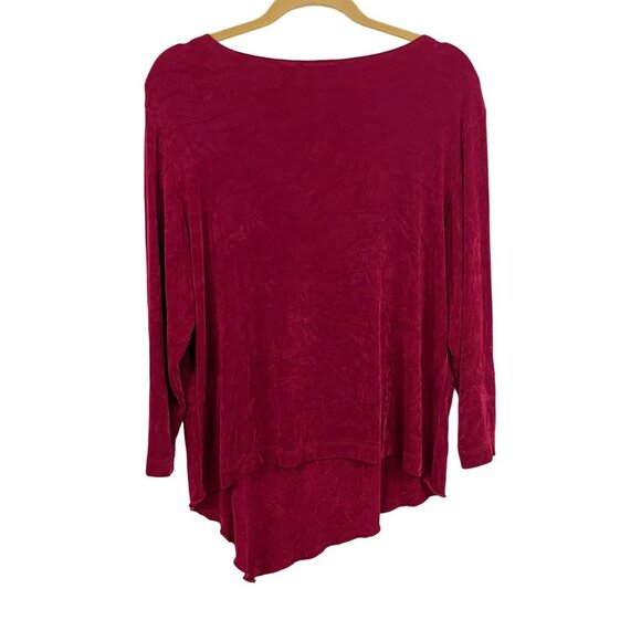 Chico's Travelers Red Wrinkle Resistant Asymmetrical Hem V-Neck Top - Size 3, XL - Picture 2 of 5
